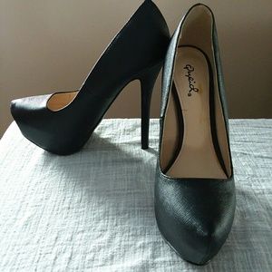 Classy Black Platform Heels